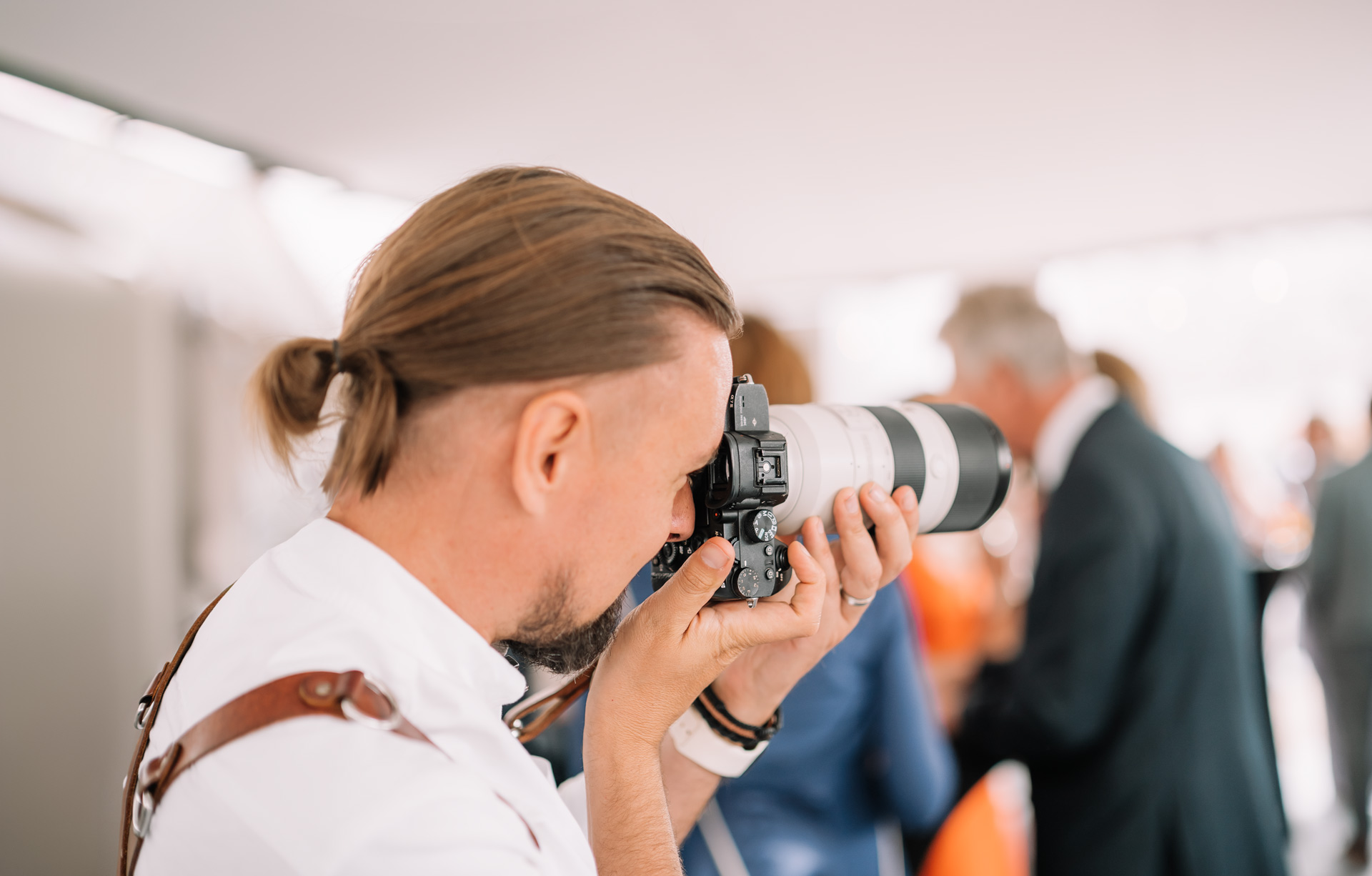 Hallo zusammen! Ich bin euer Hochzeitsfotograf Fast in Aachen und Umgebung. Ich möchte euch gerne meine Dienstleistungen rund um die Hochzeit vorstellen. Aachen NRW | Hochzeitsfotografie | Hochzeitsfilm | Fotograf Hochzeit | Video & Fotos