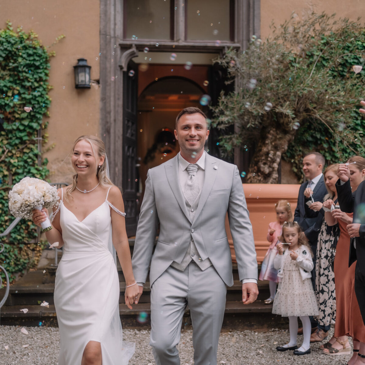 Schloss Arenfels Hochzeit Kosten, Schloss Arenfels Speisekarte, Schloss Arenfels Übernachtung, Schloss Arenfels Preise, Schloss Arenfels Öffnungszeiten, Schloss Arenfels Hochzeit Erfahrungen, Neuer Besitzer Schloss Arenfels,