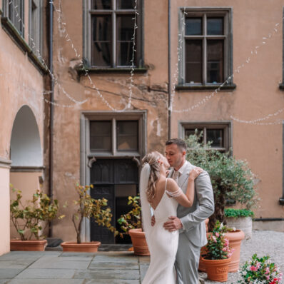 Brautpaar vor dem Schloss Arenfels: "Brautpaar vor dem historischen Schloss Arenfels