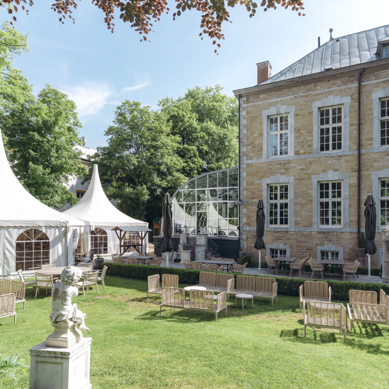 Feiern im Kupferhof Rosental in Stolberg – die perfekte Eventlocation für Hochzeiten, Partys und besondere Anlässe. Entdecken Sie Preise, Angebote und emotionale Fotos Ihrer Feier mit FastCinema.