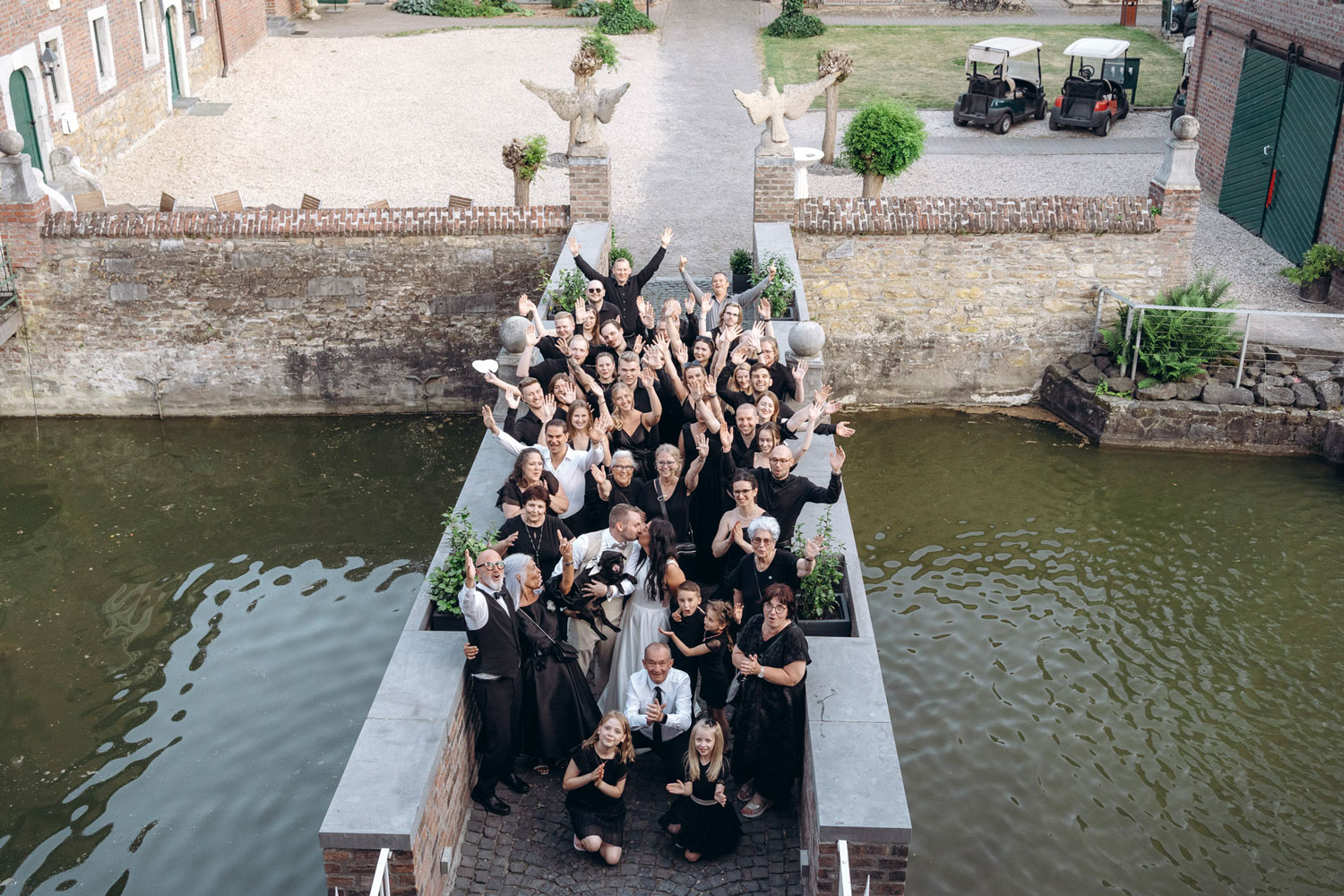 Romantische Hochzeitsfotos in Aachen – professionelle Hochzeitsfotografie von Fastcinema